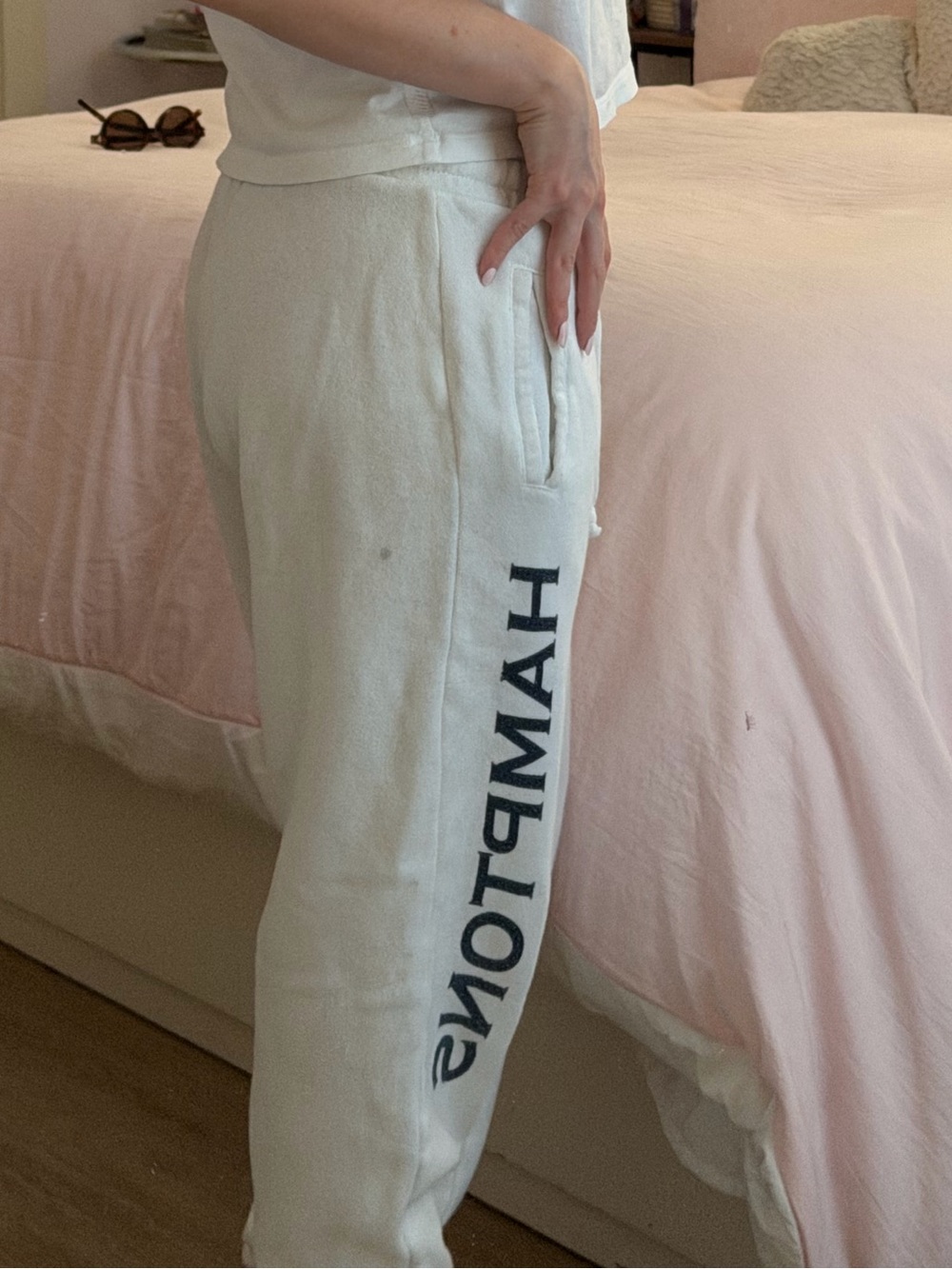 Brandy Melville White Sweatpants with Navy Side Logo - Picture 2 of 4